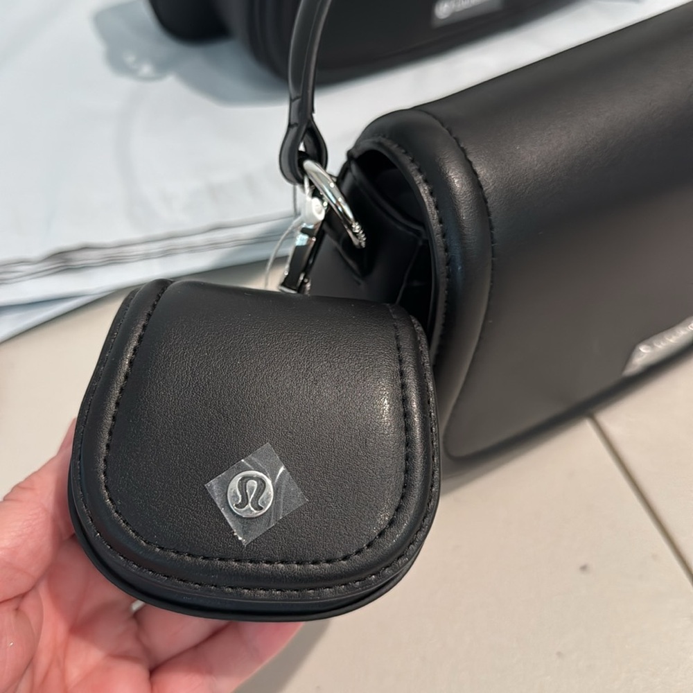 lululemon athletica Black Shoulder Bag Set Leather Alternative Mini Bag 1.2L - Picture 8 of 13